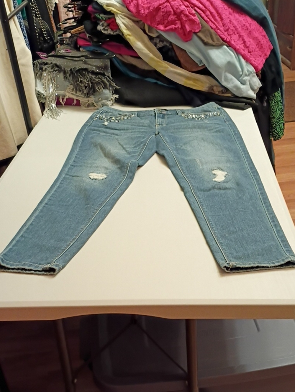 White House Black Market Light Blue Rhinestone Front & Back Pockets Skinny Jeans